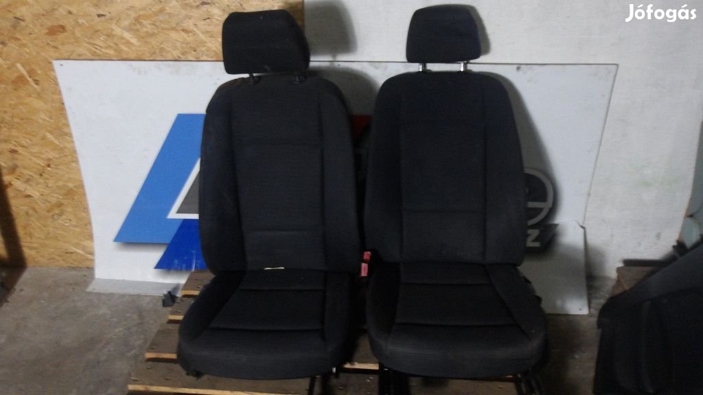 [GYÁRI BONTOTT] BMW E81 SZÖVET BELSŐ ÜLÉSEK